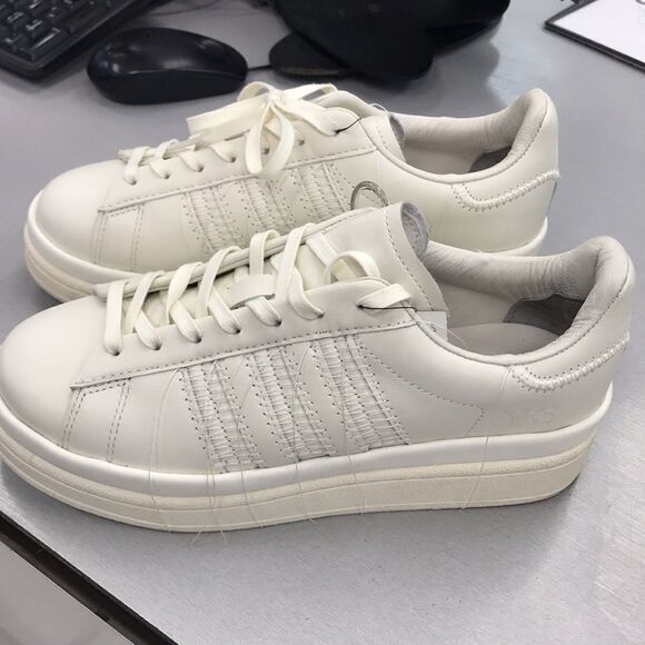 Y-3 Shoes Sz.7 - Picture 2 of 9